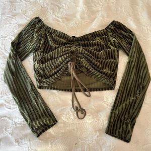 Long sleeved crop top bundle